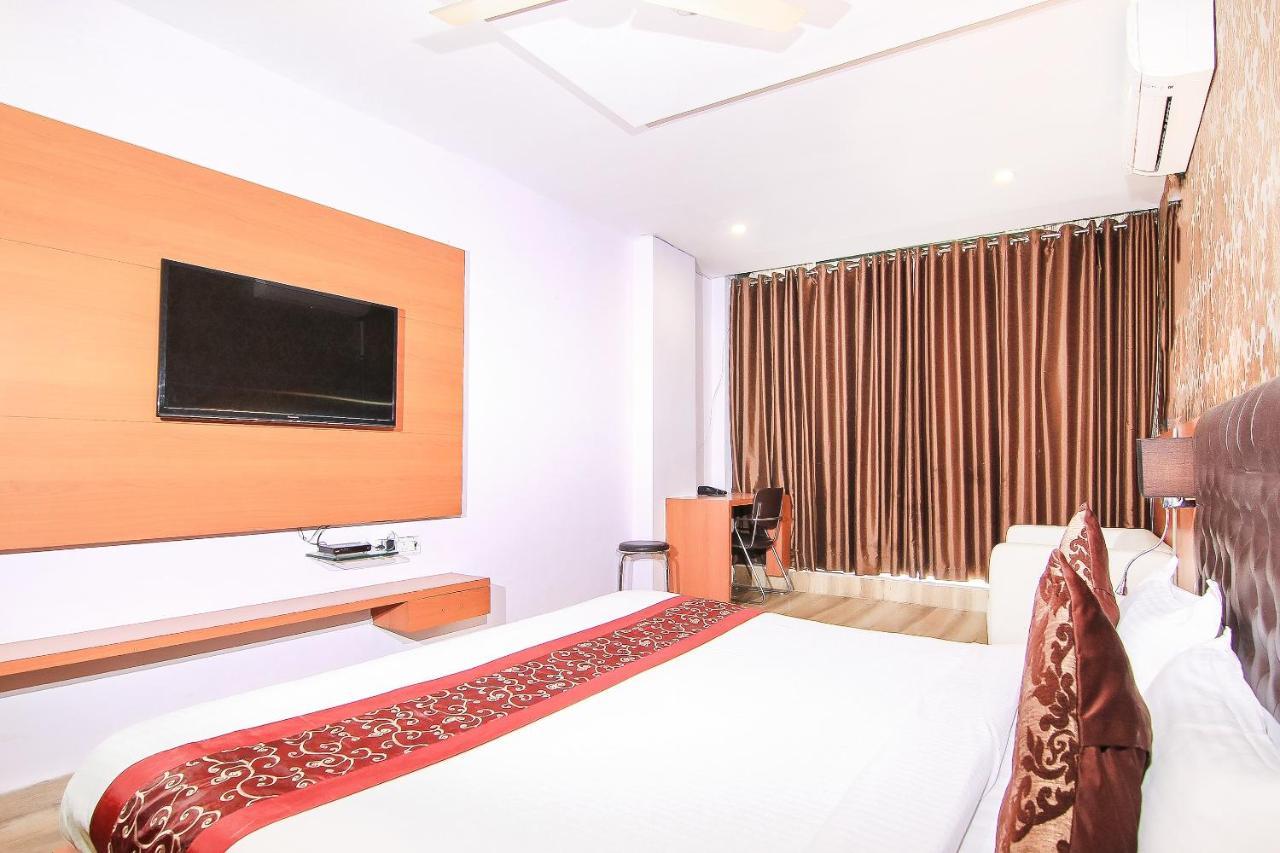 Oyo 3683 De Global Park Hotel Hasanganj Exterior photo